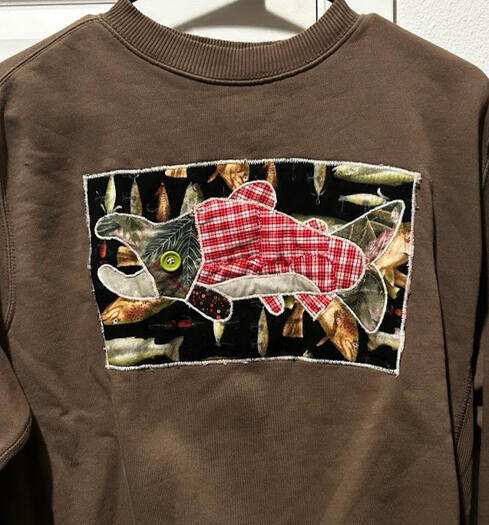 salmon sweatshirt / fabric work